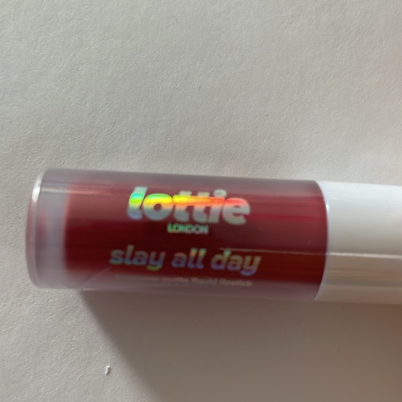 Travel size Beauty product bundle - Picture 10 of 14